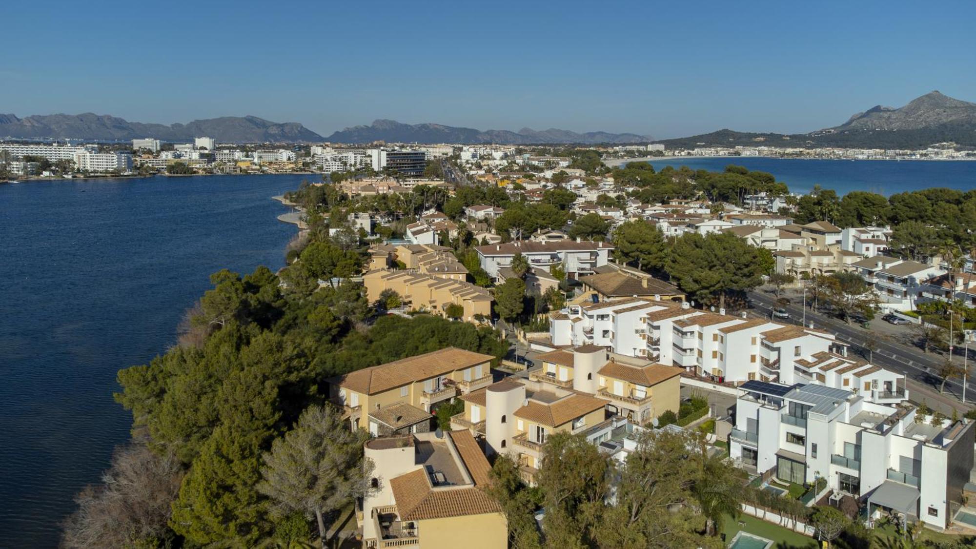 Apartment Llac By Homevillas360